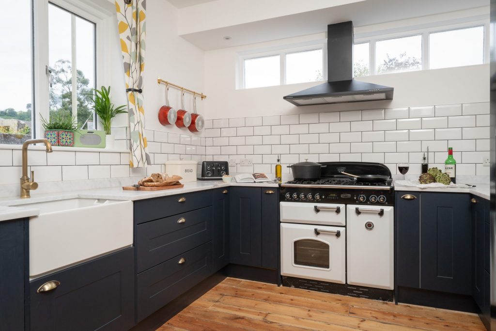St Maur Cottage in Totnes – restored Victorian cottage kitchen. Professional interior photography by Sue Vaughton.