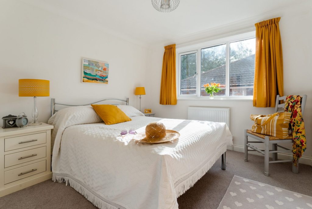 sunny bedroom at Pensylva