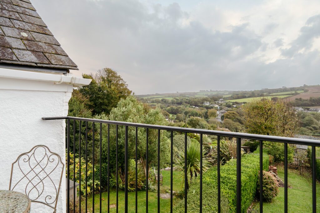 Pear Tree Cottage in South Milton. Interior and exterior pictures photographed by Sue Vaughton Photography