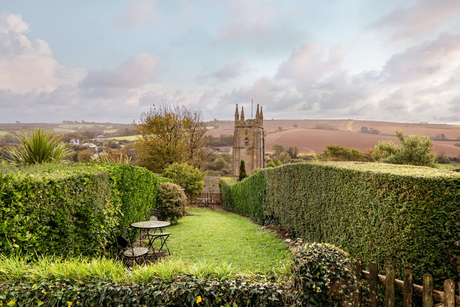 Pear Tree Cottage in South Milton. Interior and exterior pictures photographed by Sue Vaughton Photography