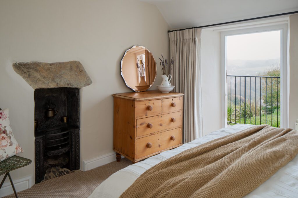 Pear Tree Cottage in South Milton. Interior and exterior pictures photographed by Sue Vaughton Photography